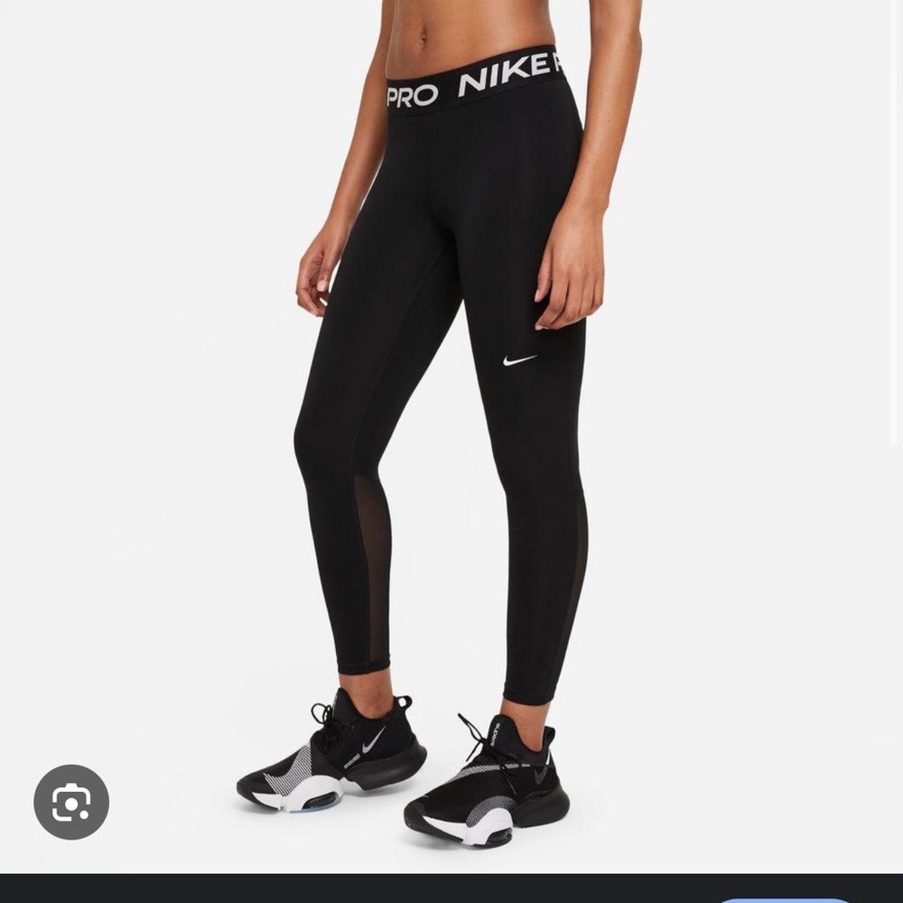 Size small women’s Nike pro leggings